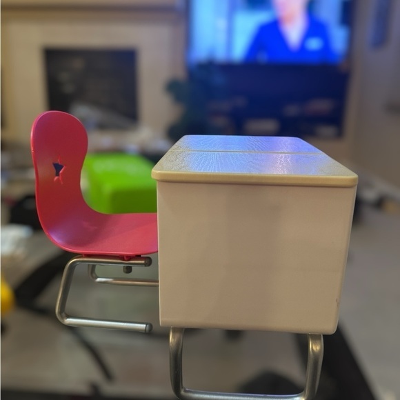 American Girl Flip-Top Desk - Picture 3 of 5